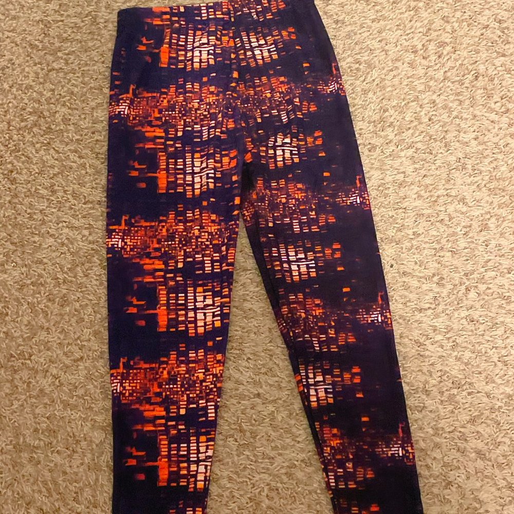 NEVER WORN Patterned Leggings